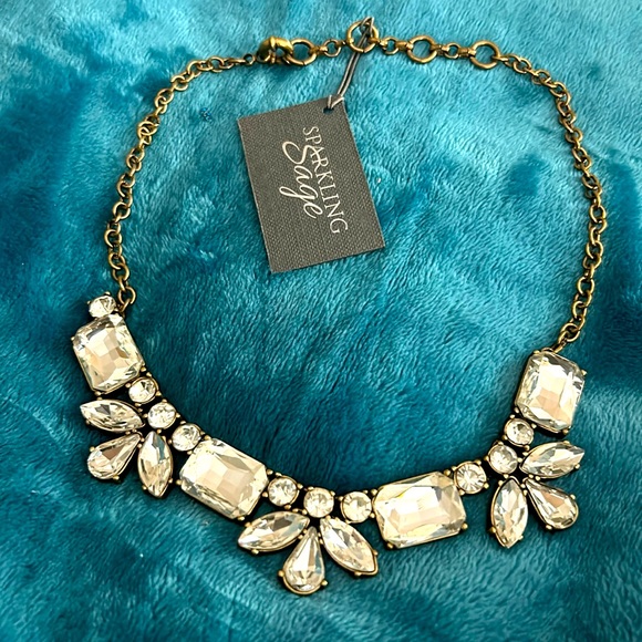 Sparkling Sage Stone Statement Bib Necklace - Picture 1 of 12